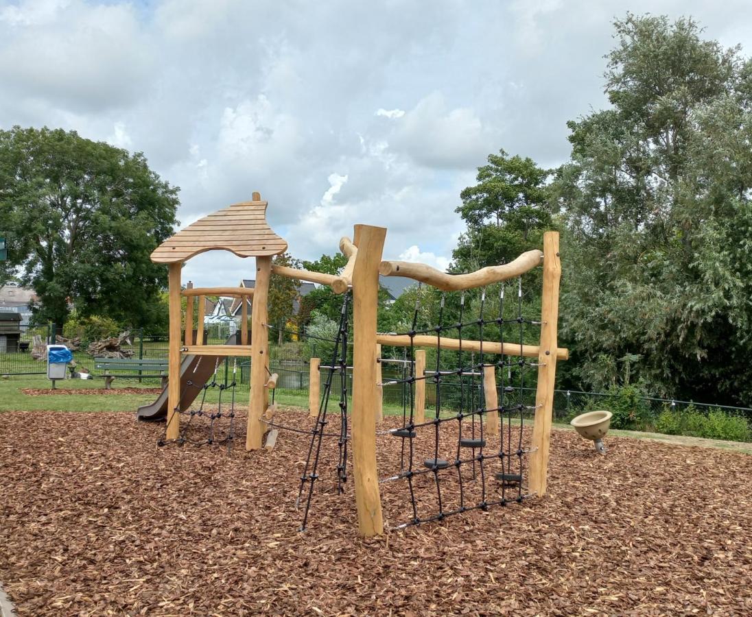 Huisje Finn, Met Grote Tuin En Veel Privacy Dirkshorn Екстериор снимка